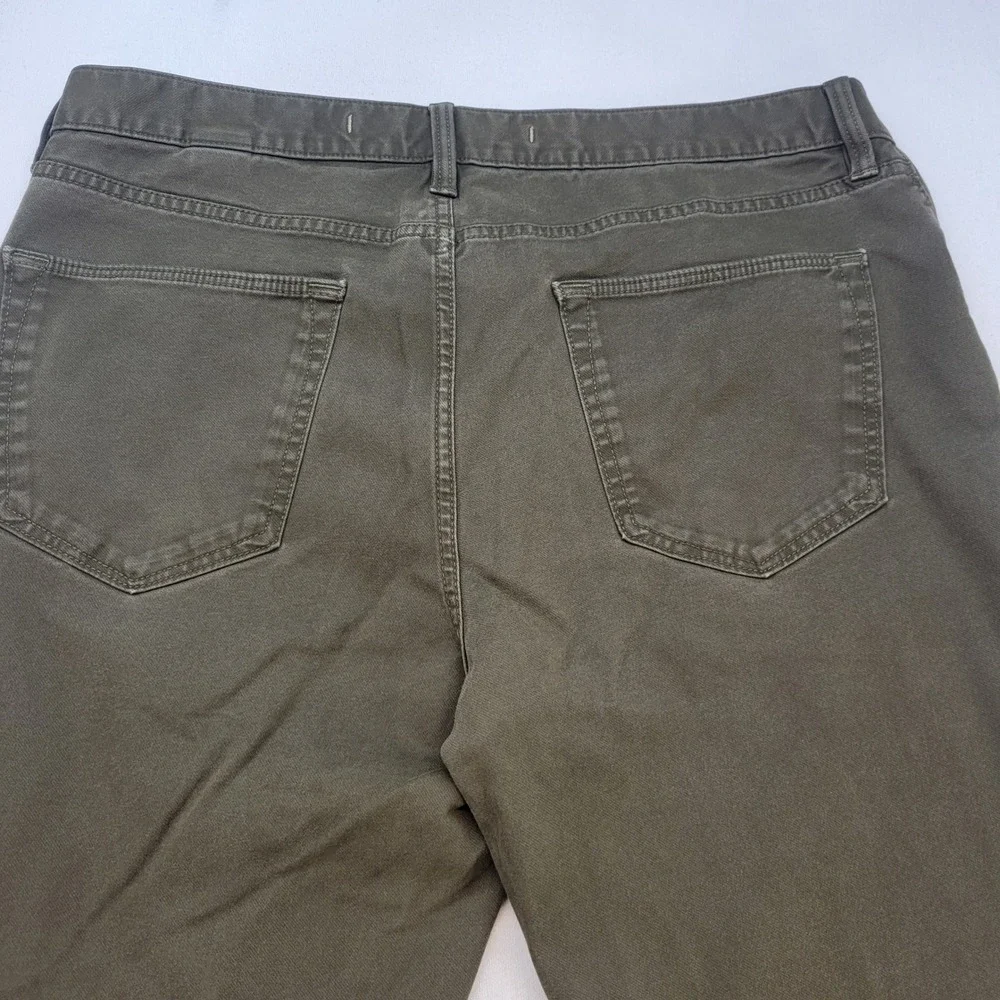 Banana Republic Traveler Pants Mens 36x30 Olive Green Tapered Fit Chino